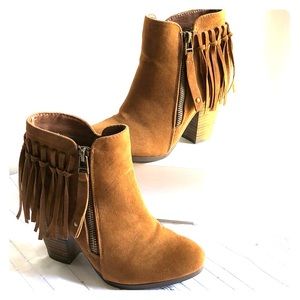 Breckelke’s Fringe Zipper Booties
